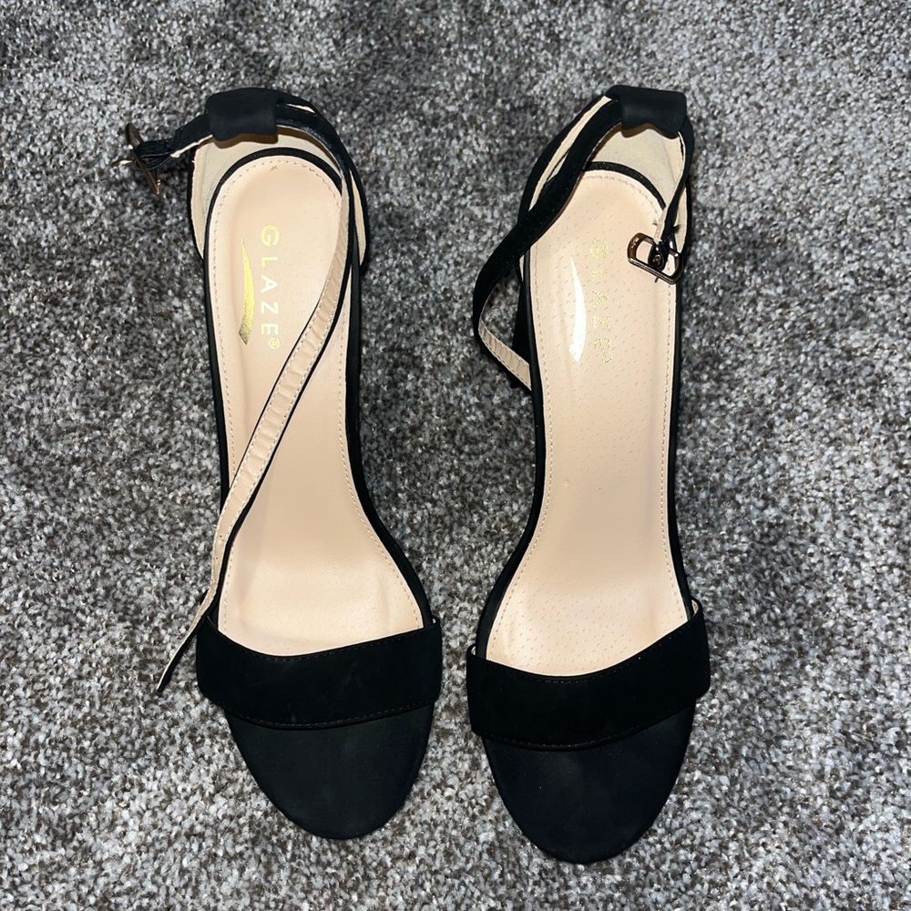 Heels - Picture 2 of 3